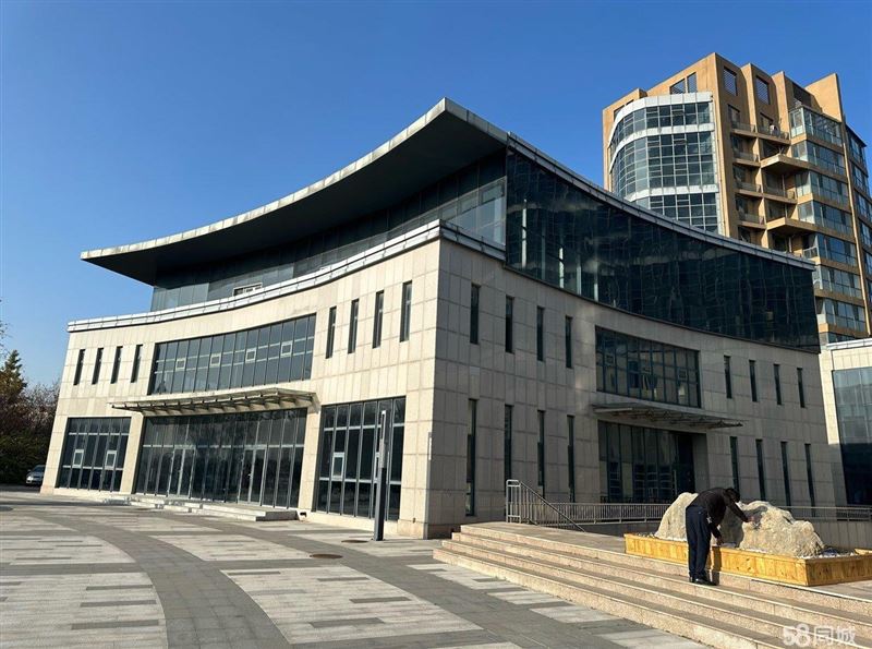 东城核心|整栋产权写字楼出售!三层临街,彰显企业实力!